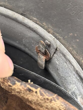 Stahlhelm Modell 1940 für Angehörige des Heeres. In allen Teilen originales und zusammengehöriges Stück, Hersteller Q64