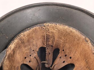 Stahlhelm Modell 1940 für Angehörige des Heeres. In allen Teilen originales und zusammengehöriges Stück, Hersteller Q64