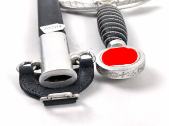 Luftwaffe, Fliegerschwert für Offiziere. Leichtmetallausführung von SMF Solingen mit Luftwaffenabnahme auf der Klinge. Die Sonnenräder gold eloxiert, sehr guter Gesamtzustand