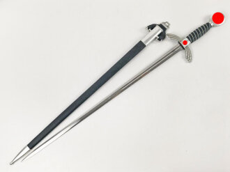 Luftwaffe, Fliegerschwert für Offiziere. Leichtmetallausführung von SMF Solingen mit Luftwaffenabnahme auf der Klinge. Die Sonnenräder gold eloxiert, sehr guter Gesamtzustand