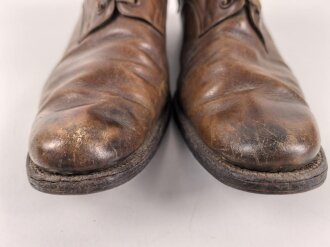 Kaiserreich, Paar Halbschuhe zum Waffenrock. Eigentumspaar für einen Offizier . Mit Sporenauflage, Etikett " Deutscher Offizier Verein". Leder weich, Sohlenlänge 31cm