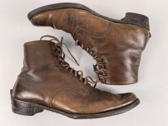 Kaiserreich, Paar Halbschuhe zum Waffenrock. Eigentumspaar für einen Offizier . Mit Sporenauflage, Etikett " Deutscher Offizier Verein". Leder weich, Sohlenlänge 31cm