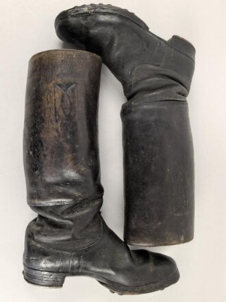 Paar Stiefel für Unteroffiziere der Wehrmacht. Stark getragenes Eigentumspaar, Sohlenlänge knapp über 30cm. Ungereinigt