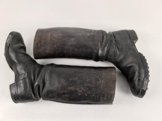 Paar Stiefel für Unteroffiziere der Wehrmacht. Stark getragenes Eigentumspaar, Sohlenlänge knapp über 30cm. Ungereinigt