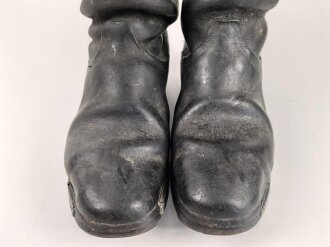 Paar Stiefel für Unteroffiziere der Wehrmacht. Stark getragenes Eigentumspaar, Sohlenlänge knapp über 30cm. Ungereinigt
