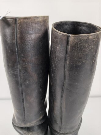 Paar Stiefel für Unteroffiziere der Wehrmacht. Stark getragenes Eigentumspaar, Sohlenlänge knapp über 30cm. Ungereinigt