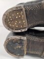 Paar Stiefel für Unteroffiziere der Wehrmacht. Stark getragenes Eigentumspaar, Sohlenlänge knapp über 30cm. Ungereinigt