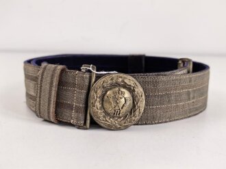 Preußen, Feldbinde für Offiziere, das Schloss versilbert, violettes Unterfutter. Gesamtlänge 133cm, sehr guter Gesamtzustand