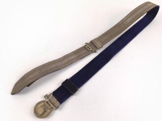 Preußen, Feldbinde für Offiziere, das Schloss versilbert, violettes Unterfutter. Gesamtlänge 133cm, sehr guter Gesamtzustand