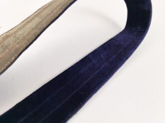 Preußen, Feldbinde für Offiziere, das Schloss versilbert, violettes Unterfutter. Gesamtlänge 133cm, sehr guter Gesamtzustand