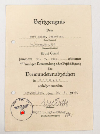 Kleine Urkundengruppe für einen Angehörigen im Grenadier Regiment 256