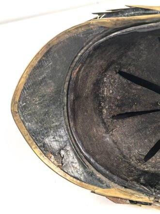 Frankreich , Helm für Dragoner Modell 1874. In allen Teilen originales Stück, zusammengehörig, Kopfgröße 57