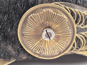 Frankreich , Helm für Kürassiere Modell 1840. In allen Teilen originales Stück, datiert 1839, bei der rechten Kokarde fehlt die Mutter der Schraube