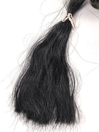 Frankreich , Helm für Kürassiere Modell 1840. In allen Teilen originales Stück, datiert 1839, bei der rechten Kokarde fehlt die Mutter der Schraube