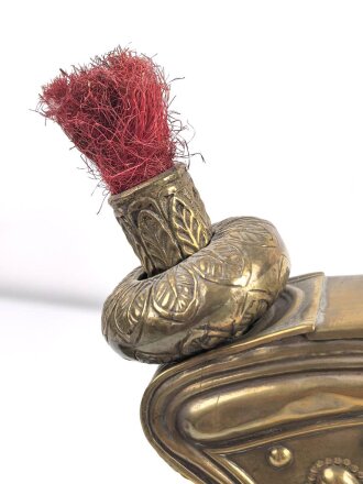 Frankreich , Helm für Kürassiere Modell 1840. In allen Teilen originales Stück, datiert 1839, bei der rechten Kokarde fehlt die Mutter der Schraube