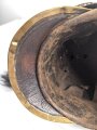 Frankreich , Helm für Kürassiere Modell 1840. In allen Teilen originales Stück, datiert 1839, bei der rechten Kokarde fehlt die Mutter der Schraube