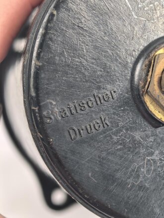 Luftwaffe , Fein-Grobhöhenmesser Fl 22320. Um 1940, Variante mit verstellbaren Marken. So verwendet u.a. im FW190, Bf 109, Ar96, He 111, Ju88. Funktion nicht geprüft