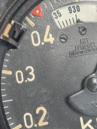 Luftwaffe , Fein-Grobhöhenmesser Fl 22320. Um 1940, Variante mit verstellbaren Marken. So verwendet u.a. im FW190, Bf 109, Ar96, He 111, Ju88. Funktion nicht geprüft