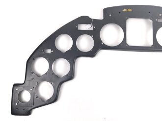 Instrumentenbrett Ju88 aus Leichtmetall. Einige Gewinde...