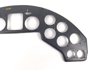 Instrumentenbrett Ju88 aus Leichtmetall. Einige Gewinde lassen sich nicht ohne weiteres  entfernen