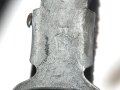 Belederung für eine Feldflasche der Wehrmacht. Zweiteilig, ungebraucht, aus altem Lagerbestand. Leder weich, mit Reichsbetriebsnummer