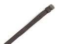 Tornisterriemen Luftwaffe, schokoladenbraunes Leder, Leichtmetallbeschläge. Herstellerstemepl von 1939. Ungebraucht