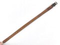 Tornisterriemen Luftwaffe, schokoladenbraunes Leder, Leichtmetallbeschläge. Herstellerstemepl von 1939. Ungebraucht