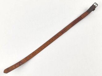 Tornisterriemen Luftwaffe, schokoladenbraunes Leder, Leichtmetallbeschläge. Herstellerstemepl von 1939. Ungebraucht