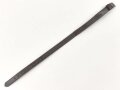 Tornisterriemen Luftwaffe, schokoladenbraunes Leder, Leichtmetallbeschläge. Herstellerstemepl von 1939. Ungebraucht