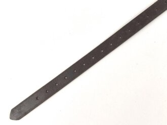 Tornisterriemen Luftwaffe, schokoladenbraunes Leder, Leichtmetallbeschläge. Herstellerstemepl von 1939. Ungebraucht