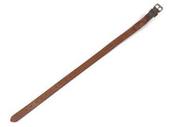 Tornisterriemen Luftwaffe, schokoladenbraunes Leder, Leichtmetallbeschläge. Herstellerstemepl von 1939. Ungebraucht