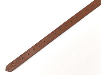 Tornisterriemen Luftwaffe, schokoladenbraunes Leder, Leichtmetallbeschläge. Herstellerstemepl von 1939. Ungebraucht