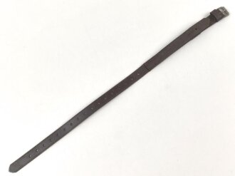 Tornisterriemen Luftwaffe, schokoladenbraunes Leder, Leichtmetallbeschläge. Herstellerstemepl von 1939. Ungebraucht