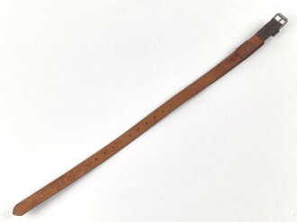 Tornisterriemen Luftwaffe, schokoladenbraunes Leder, Leichtmetallbeschläge. Herstellerstemepl von 1939. Ungebraucht