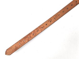 Tornisterriemen Luftwaffe, schokoladenbraunes Leder, Leichtmetallbeschläge. Herstellerstemepl von 1939. Ungebraucht