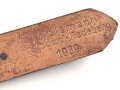 Tornisterriemen Luftwaffe, schokoladenbraunes Leder, Leichtmetallbeschläge. Herstellerstemepl von 1939. Ungebraucht