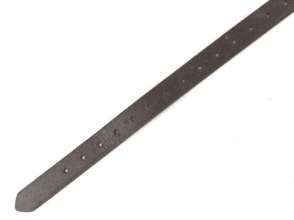 Tornisterriemen Luftwaffe, schokoladenbraunes Leder, Leichtmetallbeschläge. Herstellerstempell von 1939. Ungebraucht