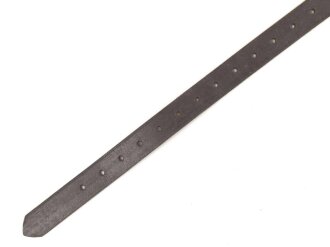 Tornisterriemen Luftwaffe, schokoladenbraunes Leder, Leichtmetallbeschläge. Herstellerstempell von 1939. Ungebraucht