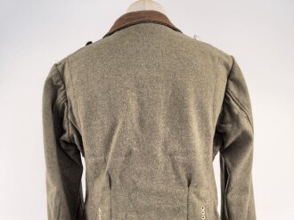 Reichsarbeitsdienst, Feldbluse für Mannschaften. Überder rechten Brusttasche war wohl mal eine Adler gesteckt ( drei kleine Löcher ) Getragenes Stück in gutem Gesamtzustand