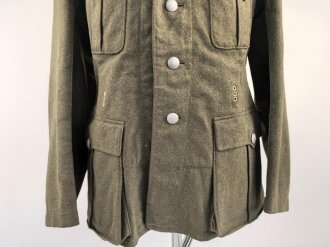 Reichsarbeitsdienst, Feldbluse für Mannschaften. Überder rechten Brusttasche war wohl mal eine Adler gesteckt ( drei kleine Löcher ) Getragenes Stück in gutem Gesamtzustand