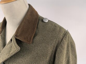 Reichsarbeitsdienst, Feldbluse für Mannschaften. Überder rechten Brusttasche war wohl mal eine Adler gesteckt ( drei kleine Löcher ) Getragenes Stück in gutem Gesamtzustand