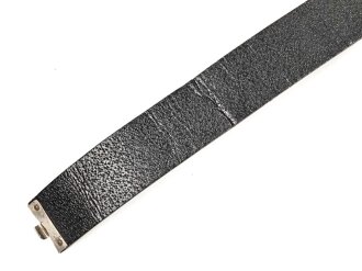 Koppel für einen Angehörigen der Hitlerjugend in der späten Ausführung. Einteiliges Zinkschloss , Hersteller M4/38. Der Riemen aus Ersatzmaterial mit einer Länge von 85cm