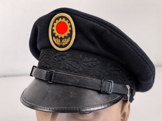 Deutsche Arbeitsfront Schirmmütze. getragenes Stück, guter Gesamtzustand, im Schweißband mit RZM Etikett. Kopfgrösse 56