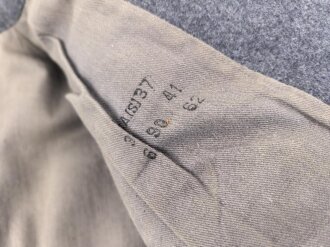 Luftwaffe, Waffenrock für einen Oberfeldwebel im Kampfgeschwader 155 Ansbach. Frühes Kammerstück mit Kragenkordel in sehr gutem Zustand, der Adler neuzeitlich vernäht.