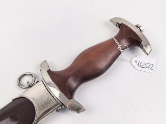 Dienstdolch Modell 1933 für Angehörige der SA. Späte Fertigung RZM M7/36 für E. & F. Hörster, Solingen. Zusammengehöriges Stück in gutem Gesamtzustand