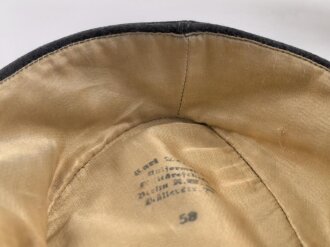 Luftwaffe, Feldmütze Modell 1943 für Offiziere. Ab Werk mit Offizierslitze gefertigtes Stück. Leicht getragen, die Effekten von Hand vernäht