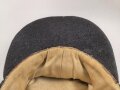 Luftwaffe, Feldmütze Modell 1943 für Offiziere. Ab Werk mit Offizierslitze gefertigtes Stück. Leicht getragen, die Effekten von Hand vernäht
