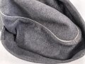 Luftwaffe, Feldmütze Modell 1943 für Offiziere. Ab Werk mit Offizierslitze gefertigtes Stück. Leicht getragen, die Effekten von Hand vernäht