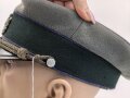 Heer, Schirmmütze für einen Feldgeistlichen / Heeresgeistlichen. Deutlich getragenes Stück mit diversen Mottenschäden. Kopfgrösse gemessen 56