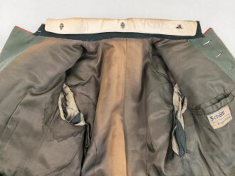 Waffenrock für einen Oberfeldwebel im Artillerie Regiment 10. Eigentumstsück mit diversen , kleineren Beschädigungen, Schneideretikett aus Regensburg